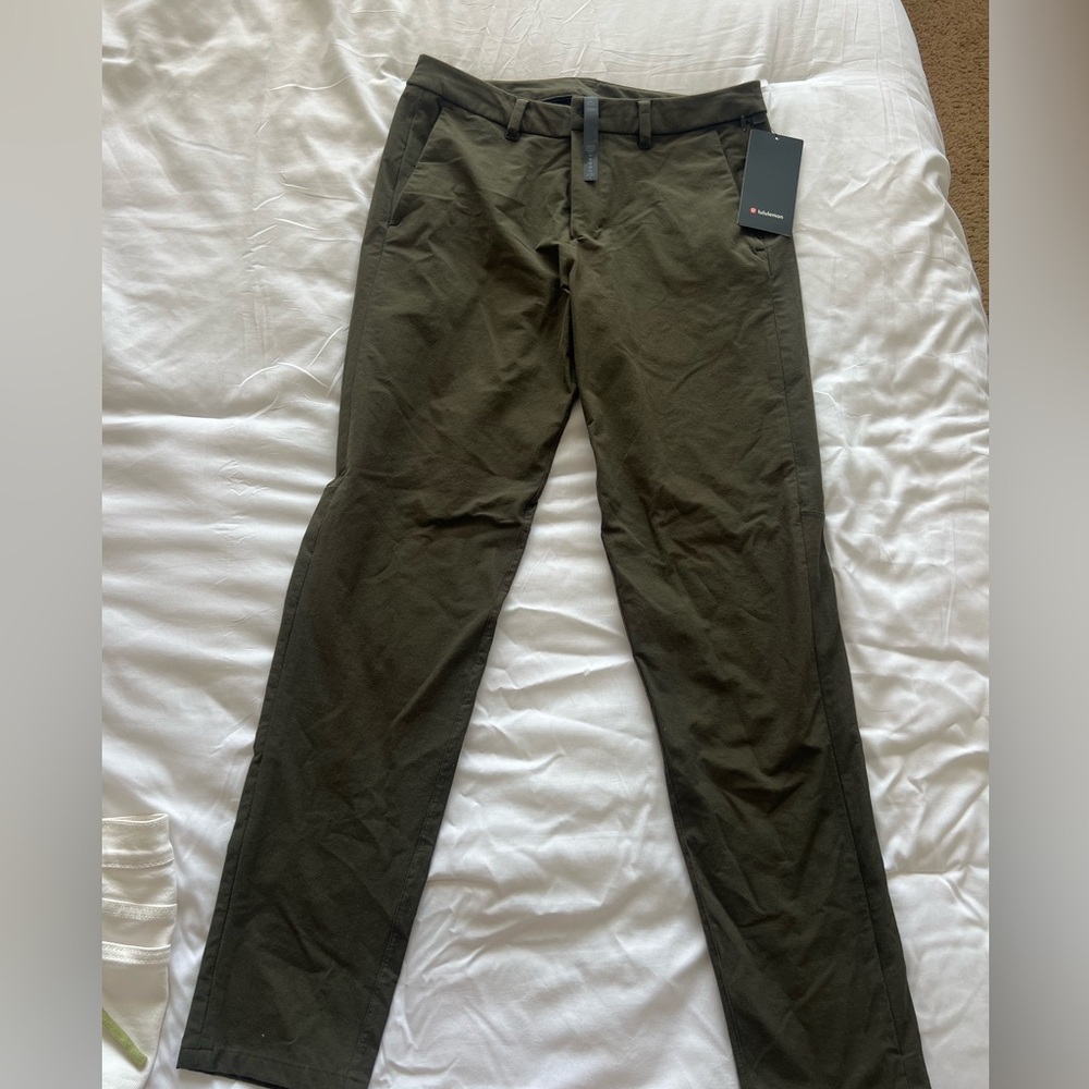 Never Worn Lululemon Commission Pant Slim Fit 33 Waist 32 Length